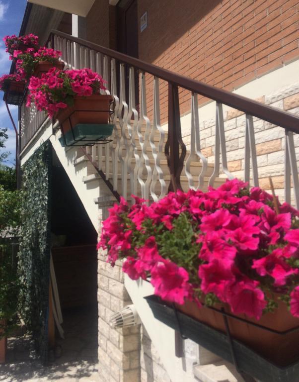 구비오 La Signora Dei Fiori 아파트 외부 사진